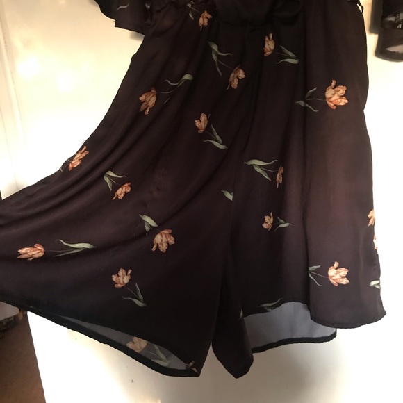 OML, bell sleeve, floral romper - Picture 3 of 5